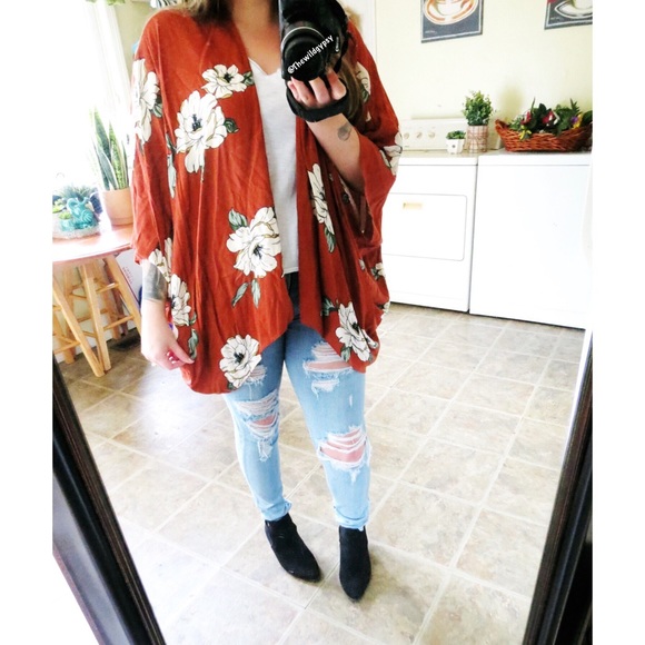 NWOT Rustic floral kimono 🍂 - Picture 3 of 8